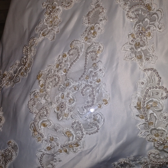 Vintage off white wedding gown 8-ft train satin and pearls very nice size 2 - Picture 11 of 11